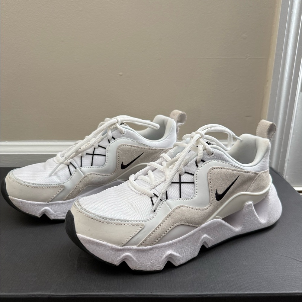 NIKE WOMENS RYZ 365 ‘Summit White’ Size 8